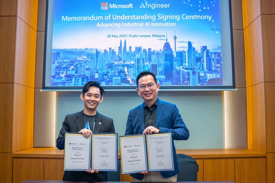 Signing ceremony between AIngineer and Microsoft Malaysia