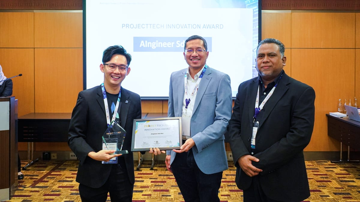 AIngineer receiving the Innovation Award at ProjectTech